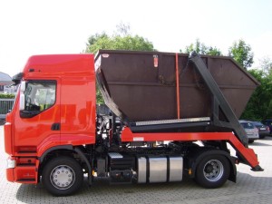 masina-ridicare-gunoi-1024x768